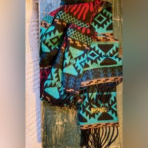 MADE IN ITALY: Designer shawl